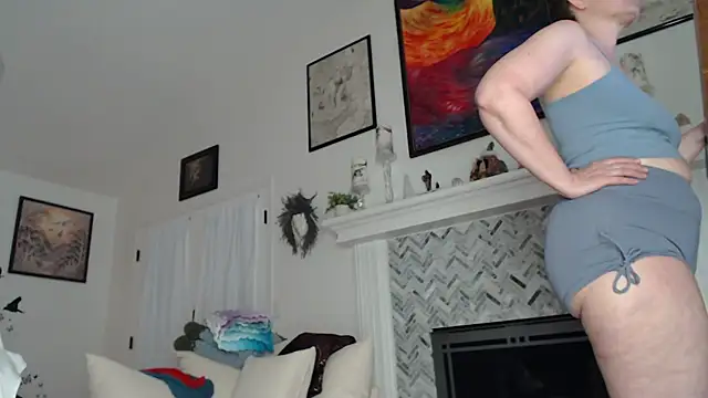 Snapshot of AuroraWillows chatting on 11-24-25, 12:27 AuroraWillows online show from 11-24-25, 12:27