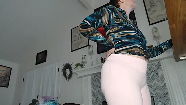 Snapshot of AuroraWillows chatting on 11-30-25, 11:14 AuroraWillows online show from 11-30-25, 11:14