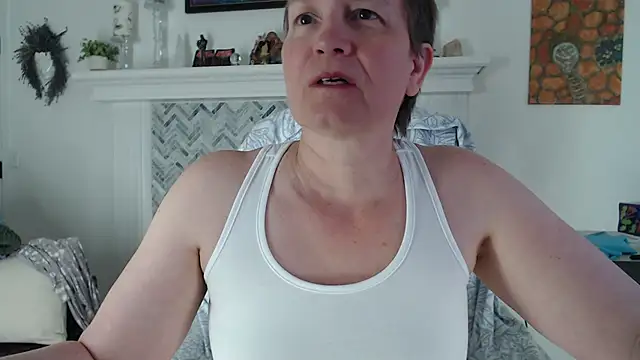 Snapshot of AuroraWillows chatting on 01-13-26, 11:04 AuroraWillows online show from 01-13-26, 11:04