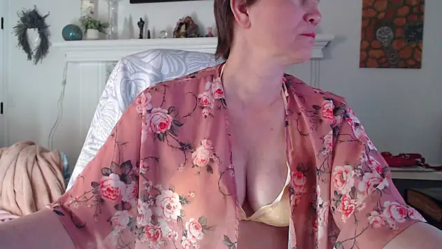 Snapshot of AuroraWillows chatting on 02-06-26, 03:44 AuroraWillows online show from 02-06-26, 03:44