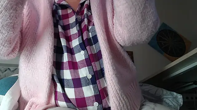 Snapshot of AuroraWillows chatting on 02-09-26, 04:49 AuroraWillows online show from 02-09-26, 04:49