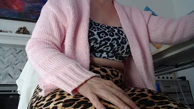 Snapshot of AuroraWillows chatting on 02-21-26, 05:58 AuroraWillows online show from 02-21-26, 05:58