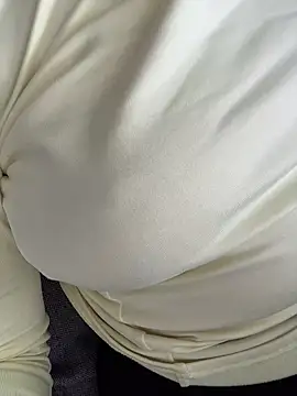 Snapshot of YourMeoww chatting on 11-03-25, 08:59 YourMeoww online show from 11-03-25, 08:59