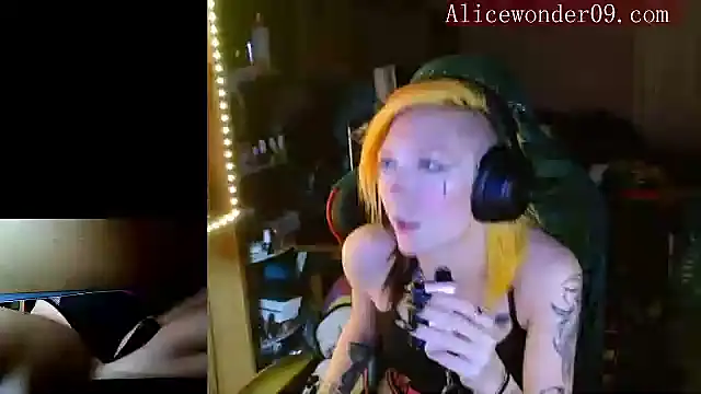 alicewonder09 online show from 12-19-24, 04:45