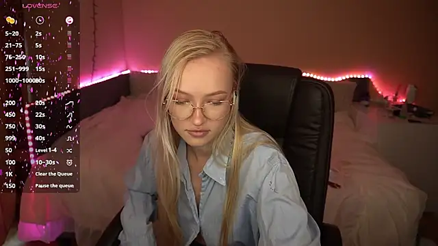 Snapshot of AmandaFiree chatting on 09-28-25, 10:31 AmandaFiree online show from 09-28-25, 10:31