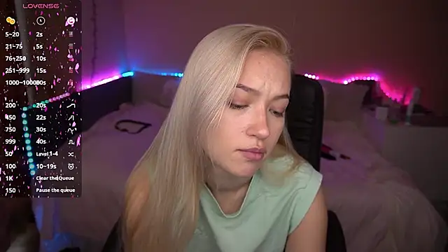 Snapshot of AmandaFiree chatting on 10-05-25, 05:17 AmandaFiree online show from 10-05-25, 05:17