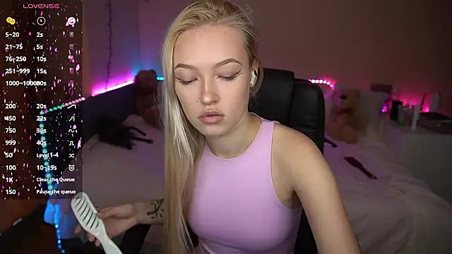 Snapshot of AmandaFiree chatting on 10-11-25, 06:34 AmandaFiree online show from 10-11-25, 06:34