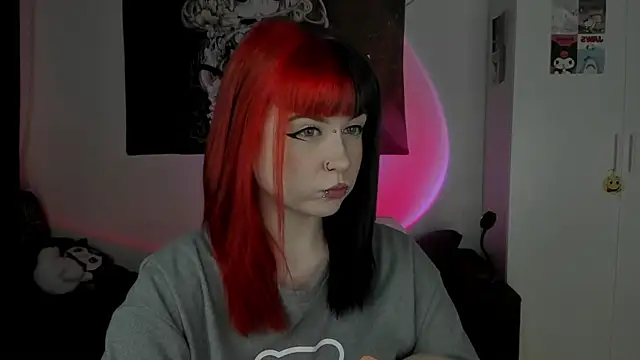 t0riayun0 online show from 03-17-25, 09:55