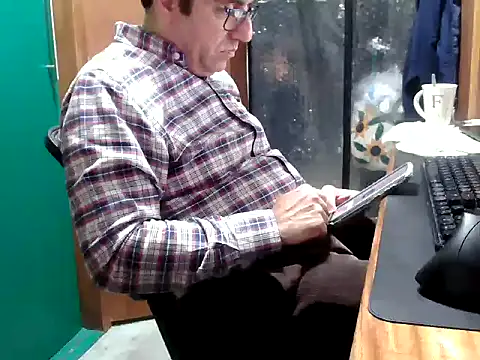 FernandoReuterG online show from 10-18-25, 02:36