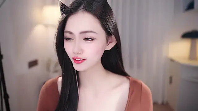 Ocean--Lili online show from 11-06-25, 02:18