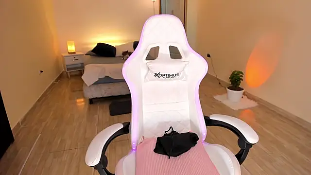 carleee winter online show from 01-12-25, 04:31