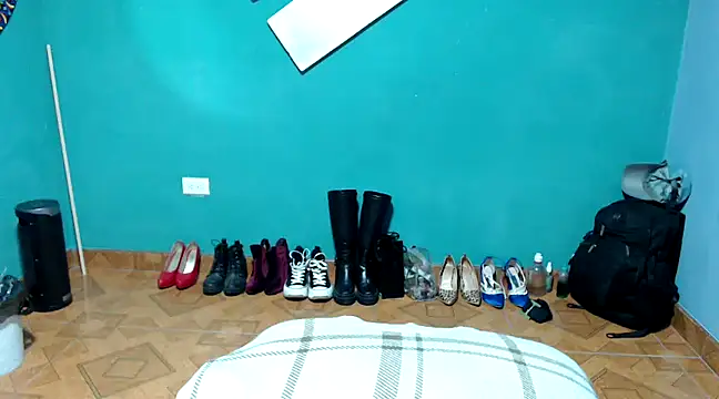 Snapshot of marinadenoche chatting on 01-11-25, 12:12 marinadenoche online show from 01-11-25, 12:12