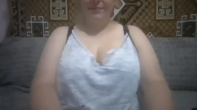 Snapshot of Diana_Britt chatting on 07-20-26, 07:05 Diana Britt online show from 07-20-26, 07:05