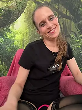 LadyChantale online show from 01-08-25, 10:48