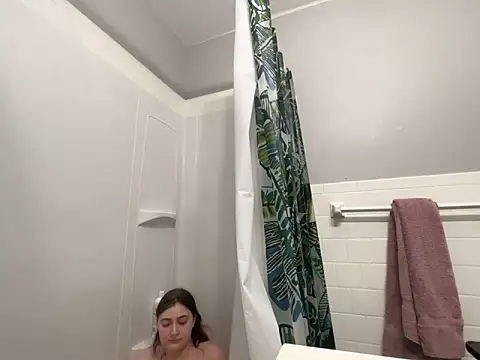 Snowbunnycake 131 online show from 11-21-25, 02:16