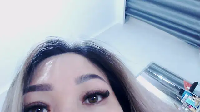 viki lizzi online show from 10-04-25, 04:43