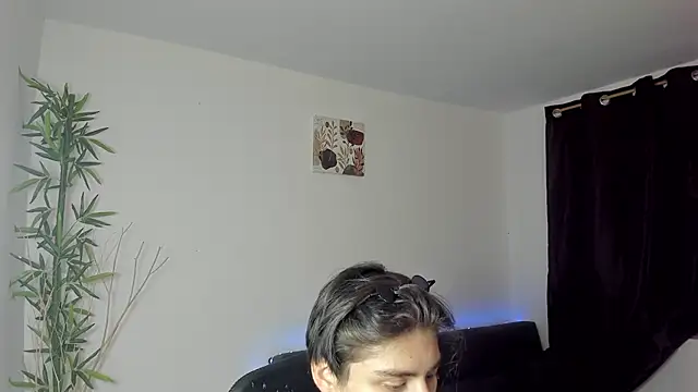 Giordano Russo online show from 12-27-24, 01:53