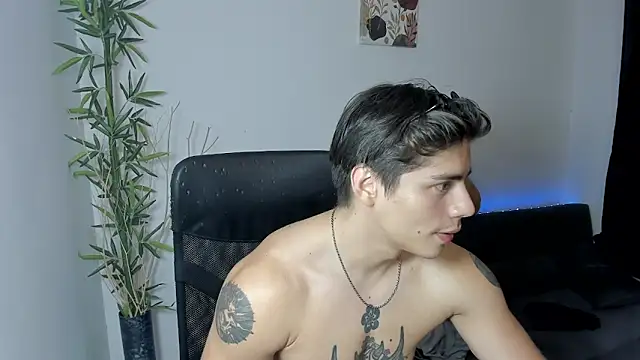 Giordano Russo online show from 12-29-24, 01:24