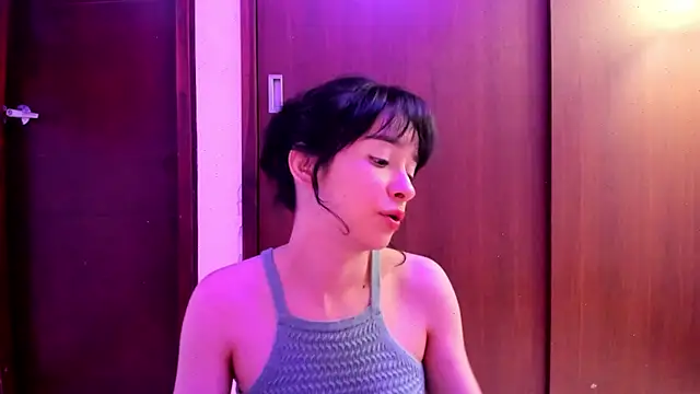 Snapshot of _Lunnaa_ chatting on 03-02-25, 02:19  Lunnaa  online show from 03-02-25, 02:19