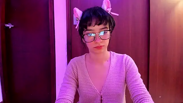 Snapshot of _Lunnaa_ chatting on 03-03-25, 12:48  Lunnaa  online show from 03-03-25, 12:48