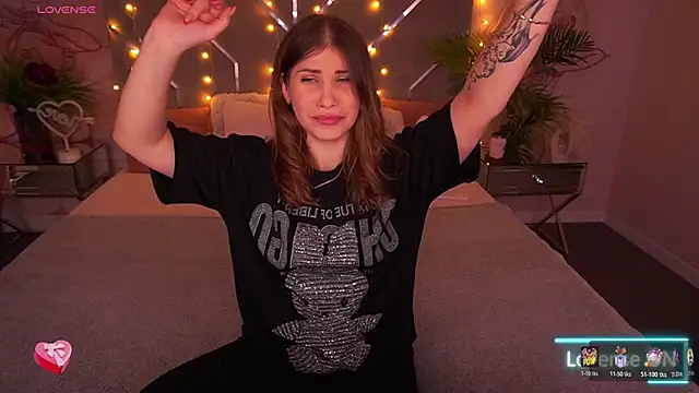 CassandraGood online show from 02-12-26, 07:47