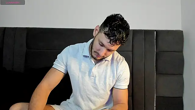 alejandro  2 online show from 04-23-26, 06:43