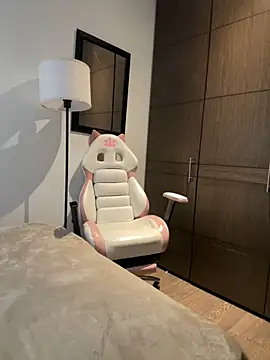 oriana zoeee online show from 12-10-24, 10:47