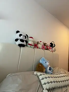 Snapshot of oriana_zoeee chatting on 02-15-26, 04:09 oriana zoeee online show from 02-15-26, 04:09