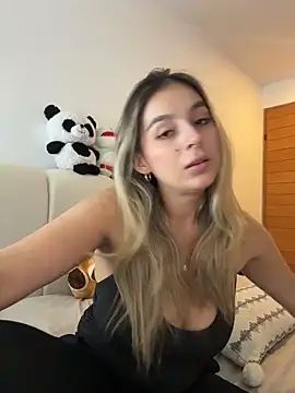 Snapshot of oriana_zoeee chatting on 02-27-26, 08:42 oriana zoeee online show from 02-27-26, 08:42