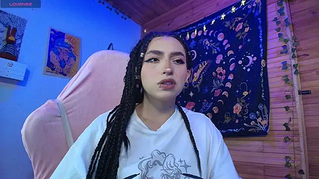 Snapshot of valenor_ chatting on 11-19-25, 02:55 valenor online show from 11-19-25, 02:55