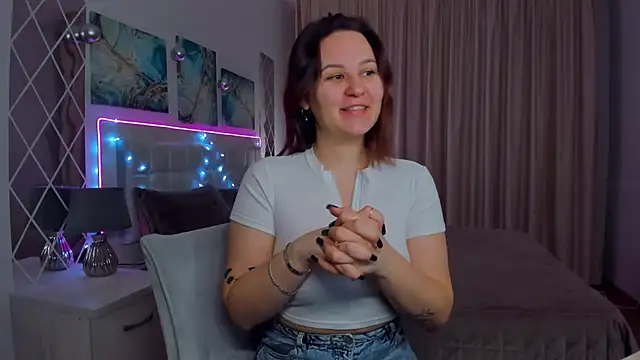 EsterLogan online show from 01-10-25, 05:47