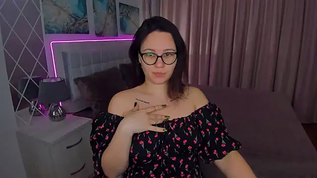 EsterLogan online show from 01-19-25, 05:37