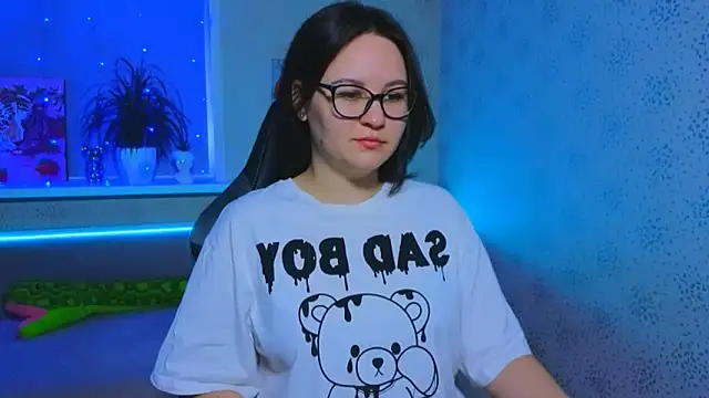 EsterLogan online show from 11-10-25, 10:58