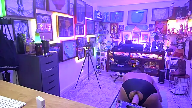 Briefs bud online show from 02-08-25, 04:25