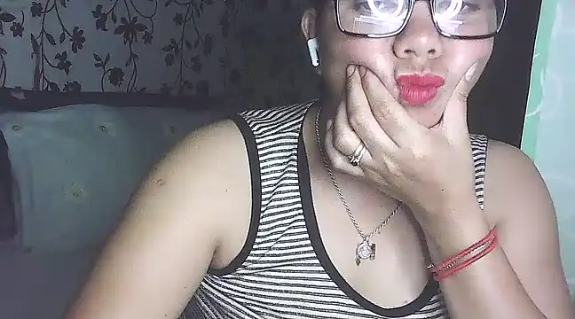 Snapshot of lovely_samxxx24 chatting on 02-27-25, 01:48 lovely samxxx24 online show from 02-27-25, 01:48