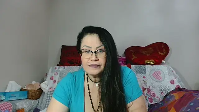 Snapshot of x__KHALEESI__x chatting on 12-28-24, 12:26 x KHALEESI x online show from 12-28-24, 12:26