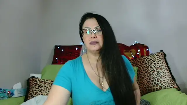 Snapshot of x__KHALEESI__x chatting on 01-14-25, 01:58 x KHALEESI x online show from 01-14-25, 01:58