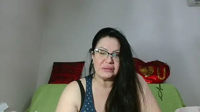 Snapshot of x__KHALEESI__x chatting on 01-23-25, 12:14 x KHALEESI x online show from 01-23-25, 12:14
