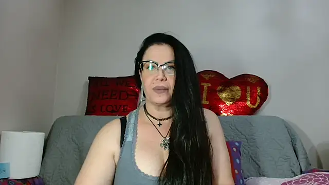 Snapshot of x__KHALEESI__x chatting on 09-21-25, 07:37 x KHALEESI x online show from 09-21-25, 07:37