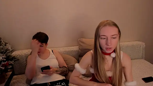 Snapshot of secret_dreams__ chatting on 12-27-24, 08:24 secret dreams   online show from 12-27-24, 08:24