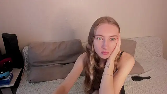 Snapshot of secret_dreams__ chatting on 02-10-25, 08:42 secret dreams   online show from 02-10-25, 08:42