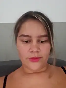 sweet lucia online show from 02-14-25, 02:23