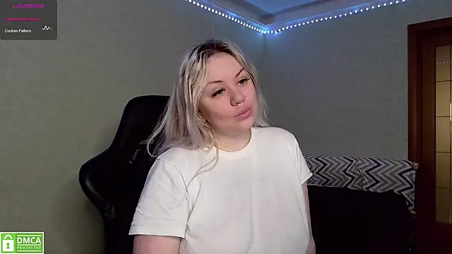 Snapshot of elven_dreams_ chatting on 01-03-25, 06:35 elven dreams online show from 01-03-25, 06:35