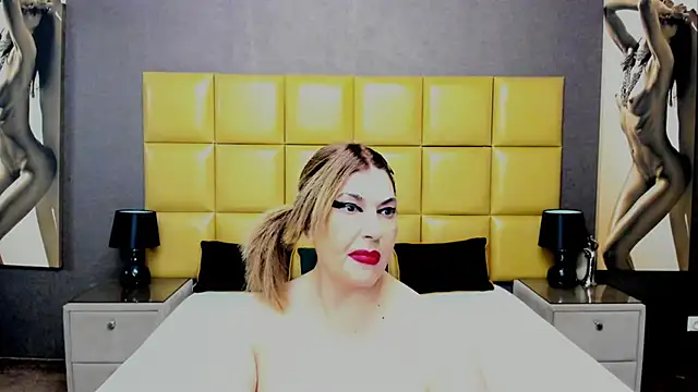 Snapshot of KiraLeila chatting on 02-15-25, 01:38 KiraLeila online show from 02-15-25, 01:38