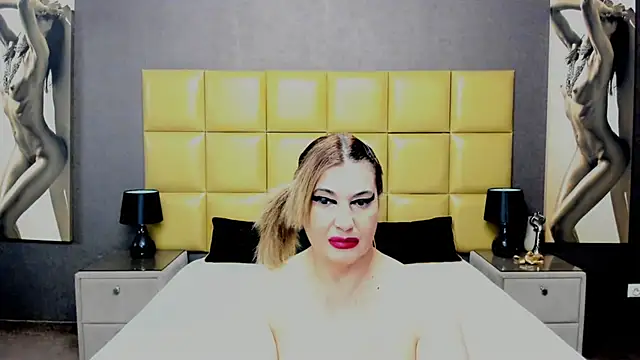 Snapshot of KiraLeila chatting on 03-02-25, 08:07 KiraLeila online show from 03-02-25, 08:07