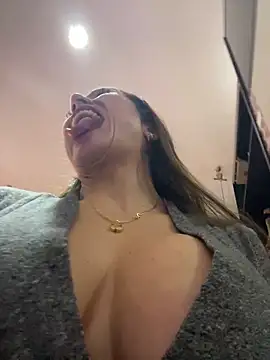 Snapshot of angelitasexy81 chatting on 02-26-25, 06:11 angelitasexy81 online show from 02-26-25, 06:11