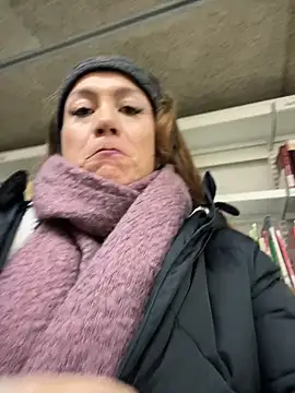 Snapshot of angelitasexy81 chatting on 03-20-25, 03:36 angelitasexy81 online show from 03-20-25, 03:36