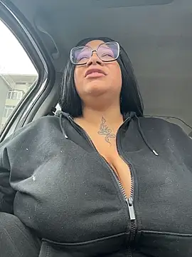 Snapshot of IamSashaLuv chatting on 12-18-25, 10:54 IamSashaLuv online show from 12-18-25, 10:54