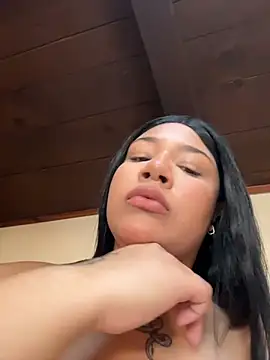 Snapshot of IamSashaLuv chatting on 02-19-26, 04:03 IamSashaLuv online show from 02-19-26, 04:03