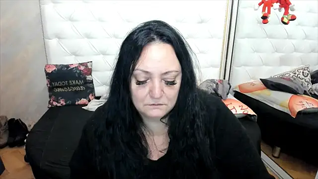 Snapshot of lady_lauren chatting on 12-08-24, 05:50 lady lauren online show from 12-08-24, 05:50